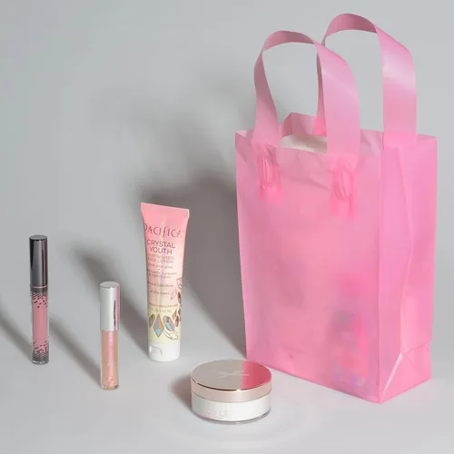 Vista 6 de Prime Line Packaging Bolsas de regalo rosadas, bolsas de tote de plástico esmerilado con asas para pequeñas empresas, golosinas, compras, cumpleaños