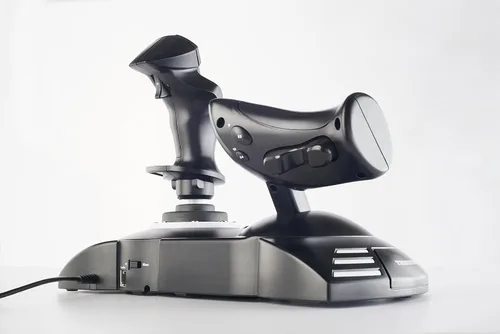 Vista 4 de Thrustmaster T-Flight Hotas One XBOX Series XS XOne and PC