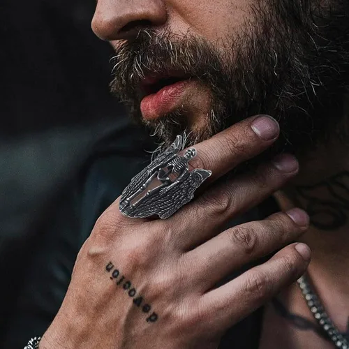Vista 4 de KIRTIJW Anillos de calavera para hombre, de acero inoxidable, gótico, motociclista, punk, cráneo, joyería para hombre, talla 8-13, Acero, Sin