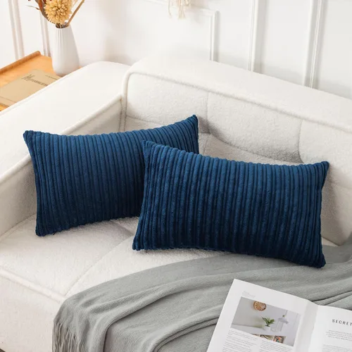Vista 143 de UGASA - Fundas de almohada decorativas de terciopelo suave y sólidas de Navidad para sala de estar/sofá, 16 x 16 pulgadas, 2 unidades, color burdeos