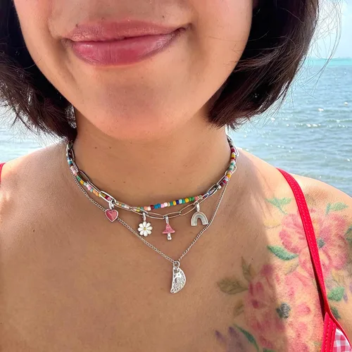 Vista 7 de SITOS - Colombia Necklace Empanada Pendant Colombian Souvenirs Pierogi or Dumpling Food Jewelry Latina gifts Latino Food Products