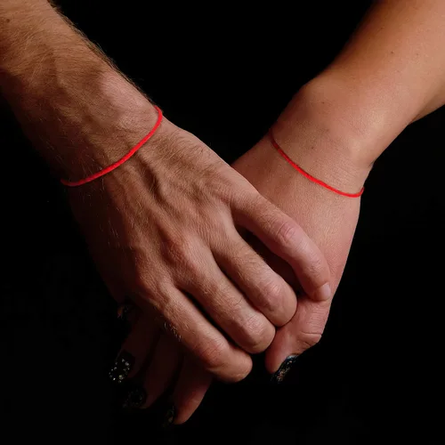 Vista 6 de Pack ORIGINAL del Centro de Kabbalah de Israel, cinta roja de Kabbalah, cinta roja de 60 pulgadas para hasta SIETE pulseras de protección contra