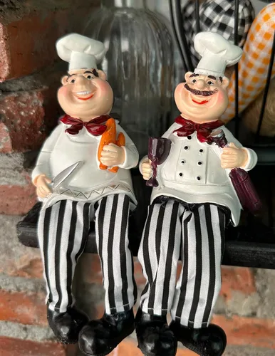 Vista 7 de KiaoTime Juego de 2 figuras de chef para decoración de cocina del hogar, pan y vino con patas colgantes, estatua para estantes de cocina, armario