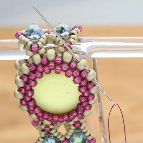 Vista 6 de The Beadsmith Agujas de cuentas Sharps - Tamaño 10, cortas para áreas más pequeñas, 20 agujas por tarjeta, calidad europea, aguja de coser