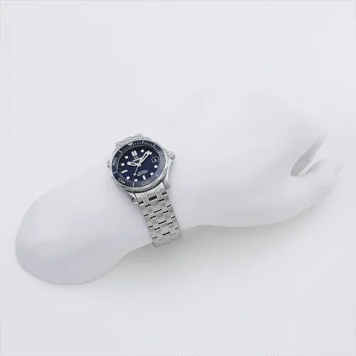Vista 4 de Omega Seamaster300 - Reloj automático suizo para hombre plateado Reloj de buceo