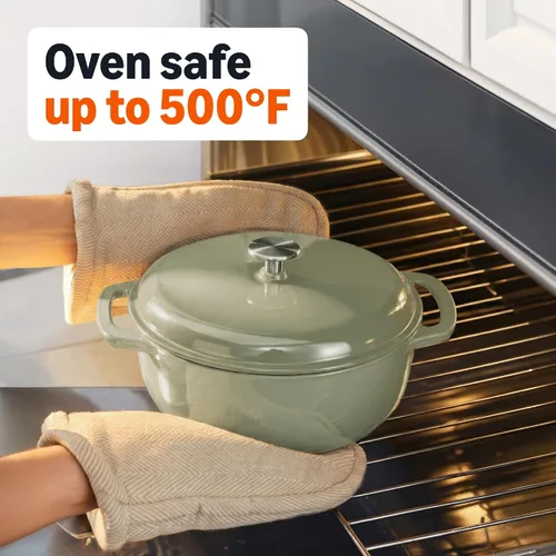 Vista 3 de Amazon Basics Olla de horno holandés de hierro fundido con tapa, esmaltada, asas dobles, redonda, resistente, pequeña, 4.3 cuartos de galón, verde