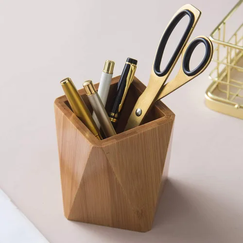 Vista 4 de Soporte para bolígrafo de madera de bambú para escritorio, recipiente geométrico para lápices, bonitos suministros de oficina de escritorio