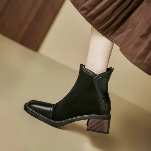 Vista 7 de UniqueStride Botas de tobillo vintage para mujer, punta cuadrada, tacón bajo, botas de moda de gamuza con tacón grueso