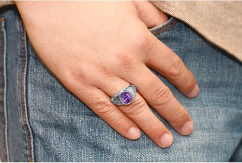 Vista 5 de Gem Stone King Anillo de piedra natal ovalada para hombre 925 plata esterlina Oval 12X10MM Disponible en tallas 7, 8, 9, 10, 11, 12, 13 Púrpura