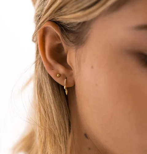 Vista 3 de VACRONA - Aretes tipo arracadas para mujer, chapados en oro de 14 quilates, diseño de aro de arracada