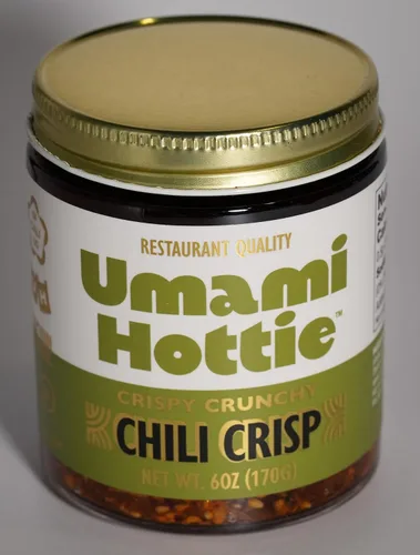 Vista 12 de Umami Hottie Ajo grueso: un chili crujiente con ajo y miso, bomba de sabor para arroz, pollo frito, carnes a la parrilla, verduras y mucho más.