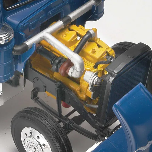 Vista 4 de Revell Kenworth W900