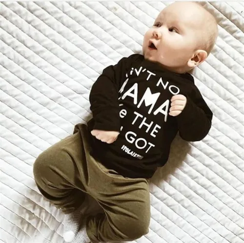 Vista 3 de Conjunto de ropa para bebés y niños pequeños con letras impresas