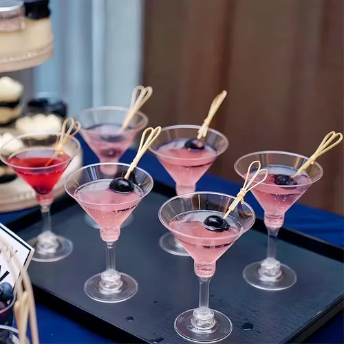 Vista 6 de TOFLEN Paquete de 40 vasos de Martini de plástico de 5 onzas, desechables, mini tazas altas de cóctel de plástico para margarita, perfectos