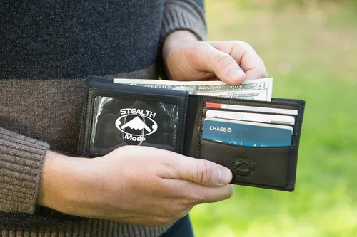 Vista 8 de Stealth Mode Cartera plegable de cuero para hombre con ventana de identificación y bloqueo RFID
