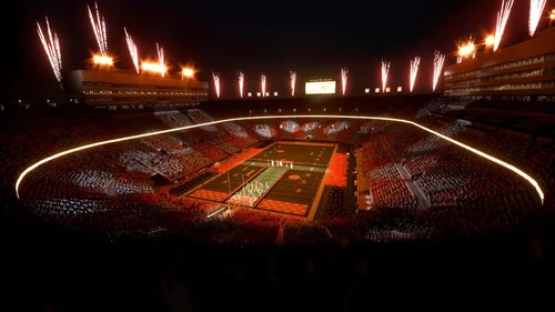 Vista 7 de College Football 26: 2800 Puntos - Xbox Series X S [Código Digital]