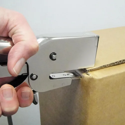 Vista 6 de Rapesco Alicates de grapado - Alicates de embalaje tradicionales HD-73, utiliza 73 grapas tipo 1/4"-1/2" (1169)