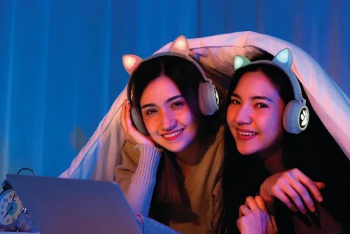 Vista 2 de LEXiBOOK - Auriculares inalámbricos recargables 2 en 1 con luces - Sonido estéreo, inalámbrico con cable, plegable, ajustable, luces LED - HPBTKT