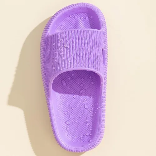 Vista 2 de yangfanQH Pantuflas de nube para niños y niñas, antideslizantes, cómodas, con suela gruesa, para ducha, baño, piscina, sandalias de verano, playa