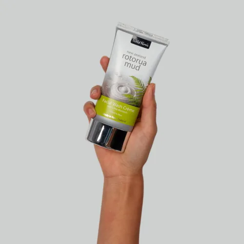 Vista 3 de Wild Ferns Nueva Zelanda Rotorua Mud and Lime Blossom Crema de lavado facial 4.4 fl oz