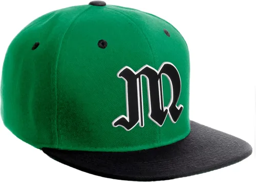 Vista 737 de Daxton Gorra clásica con visera de billete plano con letras del alfabeto inglés antiguo de la A a la Z