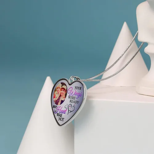 Vista 4 de Drawelry Collar con foto personalizado, collar con dije de imagen personalizada en forma de corazón con alas conmemorativas de cadena de serpiente
