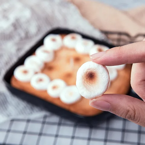 Vista 3 de Galleta de sartén con chocolate y malvavisco realista comida vegetal cera vela