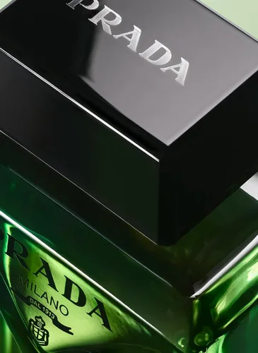 Vista 4 de Prada Paradigme 3.4 fl. oz Eau de Parfum Set (+ Spray de viaje 0.33 fl. oz)