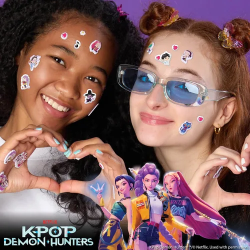 Vista 2 de Horizon Group USA Juego de calcomanías hinchadas para niños, cazadores de demonios Kpop