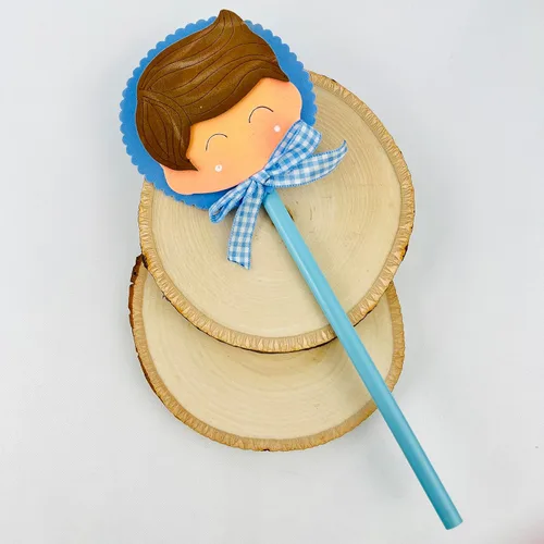 Vista 4 de Adorno hecho a mano para lápiz, adorno para bolígrafo, para niños y amantes de la escritura, aplique en goma eva. adorable adorno de niño
