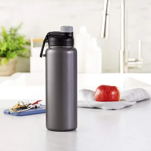 Vista 6 de Amazon Basics Botella de agua grande con aislamiento de acero inoxidable, tapa de boquilla, 30.1 onzas, gris
