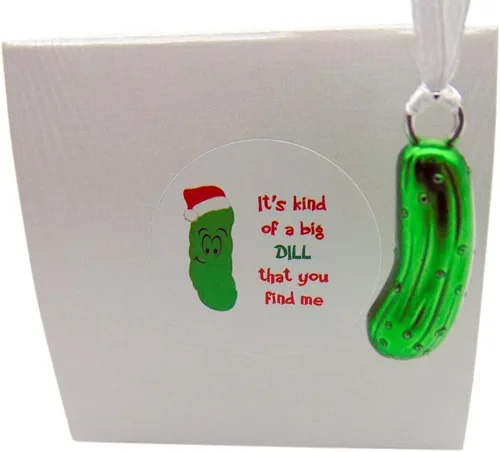 Vista 6 de Adorno de pepinillo en escabeche Pequeño Pepinillo en Árbol de Navidad Decoración Navideña en Caja con Tarjeta de Historia Legendaria