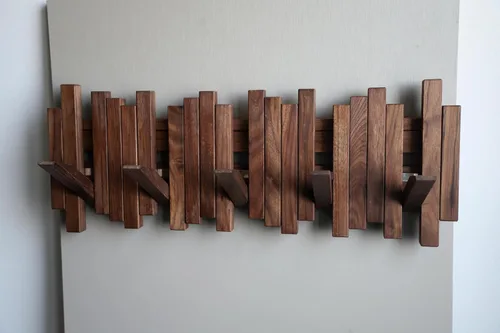 Vista 2 de Perchero de madera natural para piano de pared Perchero de pared Perchero de pared abatible con 5 ganchos Gancho de arte para pared