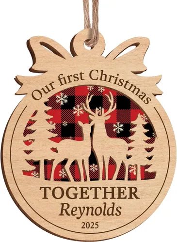 Vista 13 de Adorno personalizado de primera Navidad juntos para parejas, adornos acrílicos navideños, regalos de recuerdo para parejas, novio, novia
