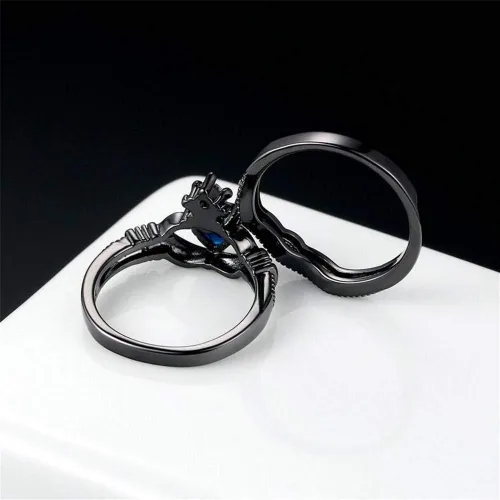 Vista 3 de Anillo de novia para parejas, anillo de claddagh negro con forma de corazón, diamantes de imitación, apilable, anillo irlandés, anillo de boda