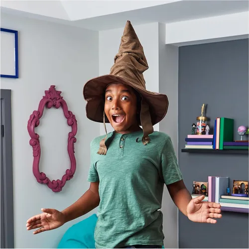 Vista 5 de Harry Potter Wizarding World 6063719 - Sombrero mágico interactivo con movimientos, 15 frases diferentes en 2 idiomas, juguete para niños a partir