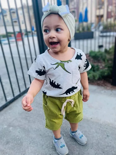Vista 3 de Conjunto de camiseta y pantalones cortos de dinosaurio para niños pequeños de 6 meses a 5 años