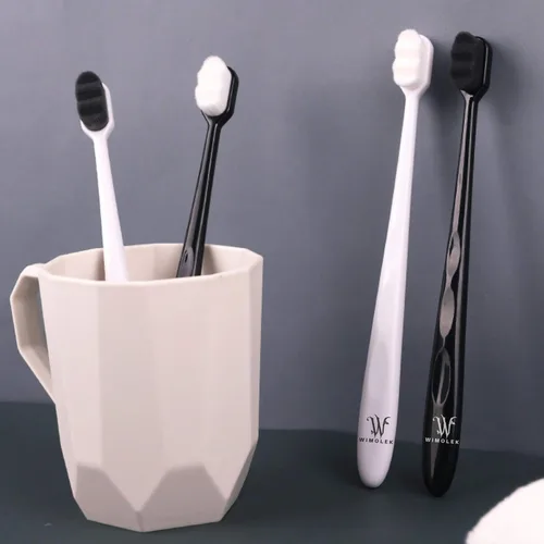 Vista 7 de Cepillo de dientes extra suave para encías y dientes sensibles. Micro Nano cepillos de dientes con 20,000 cerdas de carbón de bambú ultrasuaves.