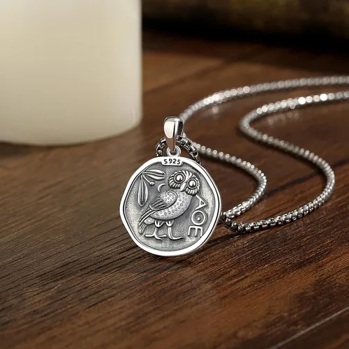 Vista 102 de EUDORA Collar de plata de ley 925 con moneda Hécate, Athena, Perséfono, Nyx, diosa de la luna triple, diosa celta, rueda de Hécate, llave, regalo