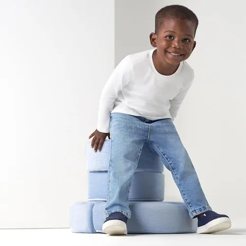 Vista 5 de Gerber Baby Toddler Straight Leg Stretch Denim Jeans