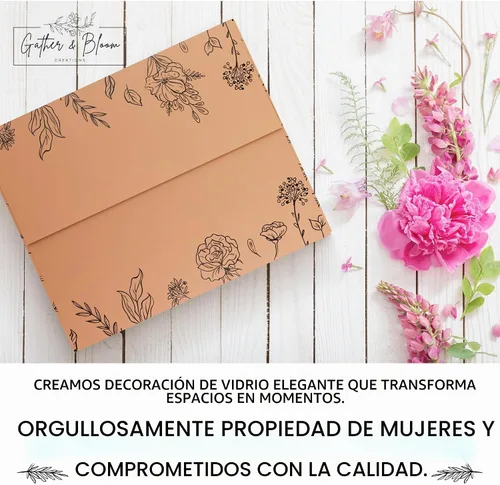 Vista 8 de Gather & Bloom Creations Juego de 5 Mini Floreros – Jarrones Pequeños de Cristal Transparente en Formas y Tamaños Únicos para Flores, Luces