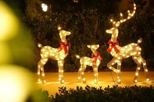 Vista 4 de Jingle Joy Gold – Juego de 3 piezas de ciervos iluminados (set de 5 pies)