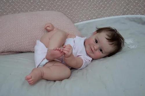 Vista 6 de TERABITHIA Muñeca realista de bebé recién nacida sonriente de 20 pulgadas, hecha a mano en vinilo suave y cuerpo pesado, My Little Sweetheart