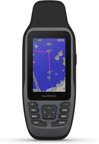 Vista 2 de Garmin GPSMAP 79sc, GPS marino de mano precargado con BlueChart g3 Coastal Charts, diseño resistente y flotadores en el agua