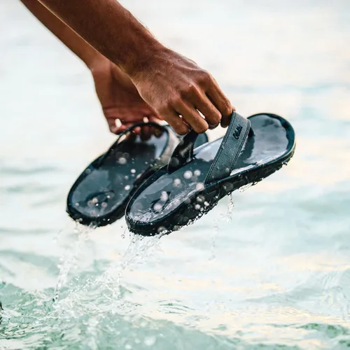 Vista 6 de OLUKAI mens Flip Flop