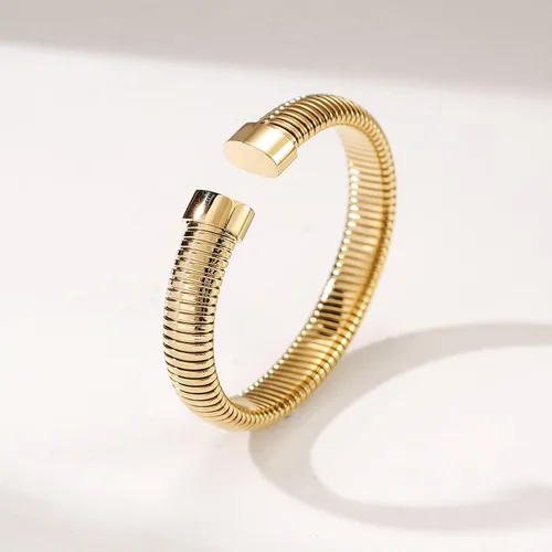 Vista 2 de CIUNOFOR Brazaletes chapados en oro de 14 quilates para mujer, pulsera elástica de espiga en capas de plata, brazalete de cadena de serpiente gruesa