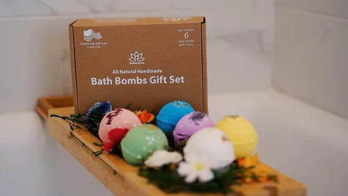 Vista 3 de Set de bombas de baño orgánicas hechas a mano en Estados Unidos para mujeres, totalmente naturales con sal de Epsom, relajación, sal del Mar Muerto