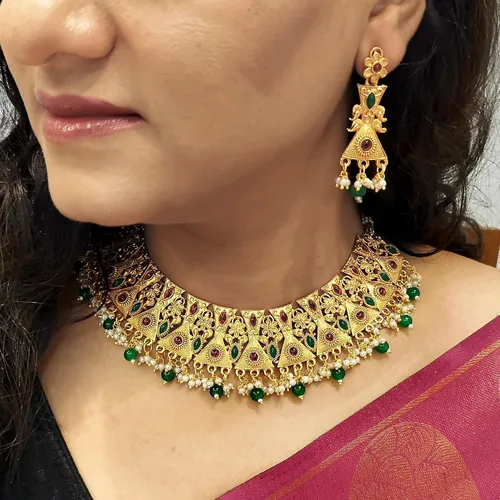 Vista 3 de Efulgenz Indian Wedding Jewelry for Women Antique Gold Tone Pink Choker Necklace Set Faux Pearl Drop Dangle Earrings Faux Kundan Bridal Set Indian