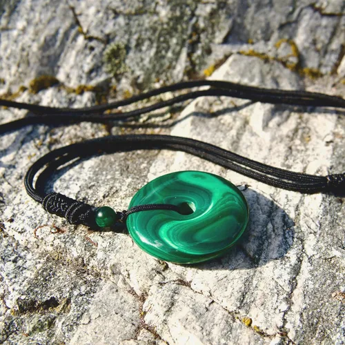 Vista 3 de Collar de malaquita colgante de cristal verde Joyería espiritual Reiki para hombres y mujeres, Cristal, No es una piedra preciosa