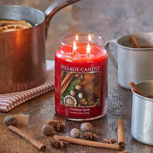 Vista 4 de Village Candle Velas perfumadas de cristal grande de boticario con especias navideñas y sidra caliente